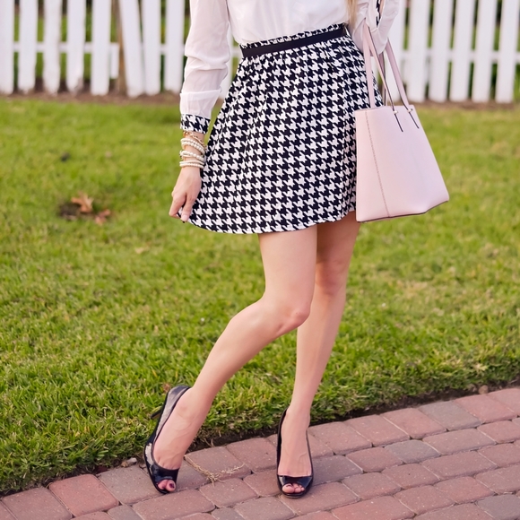 Nine & Co Navy Patent Danee Classic Court Peep Toe - Picture 1 of 8